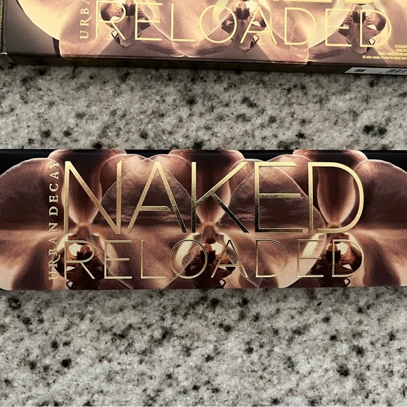 Used 1x, Urban Decay eyeshadow palette - like new - Picture 4 of 6